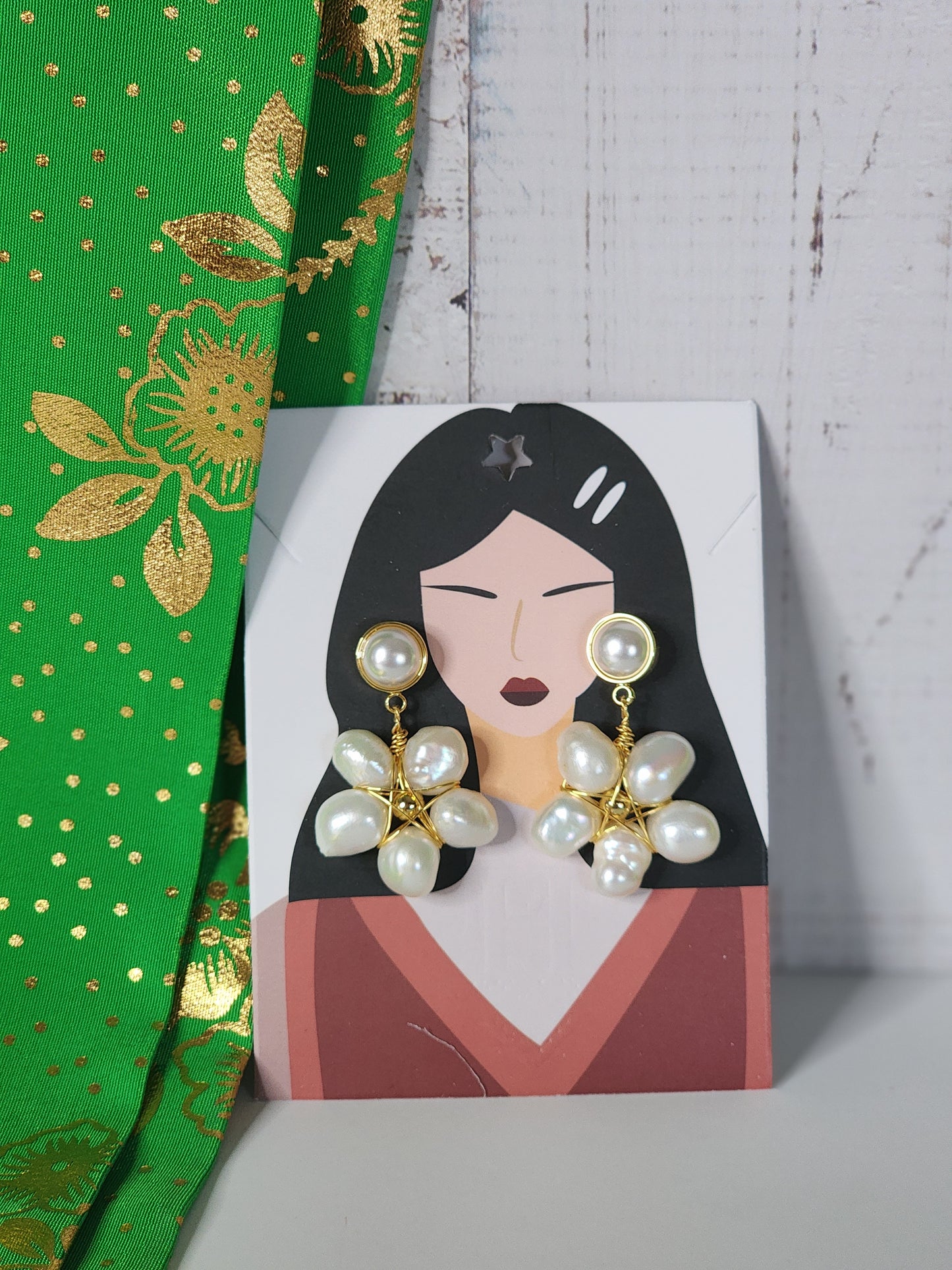 Rosé Aura Dangle Earrings