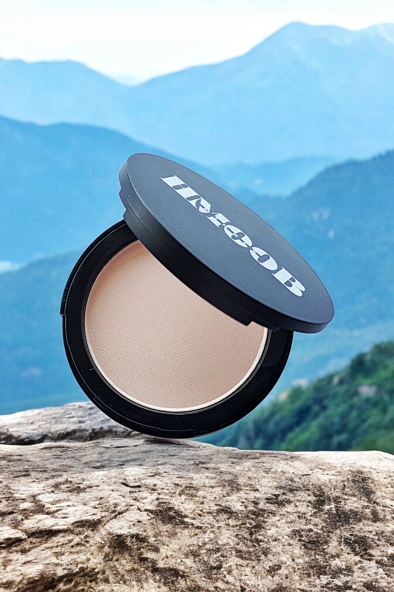 MatteMuse Oil-Control Pressed Foundation