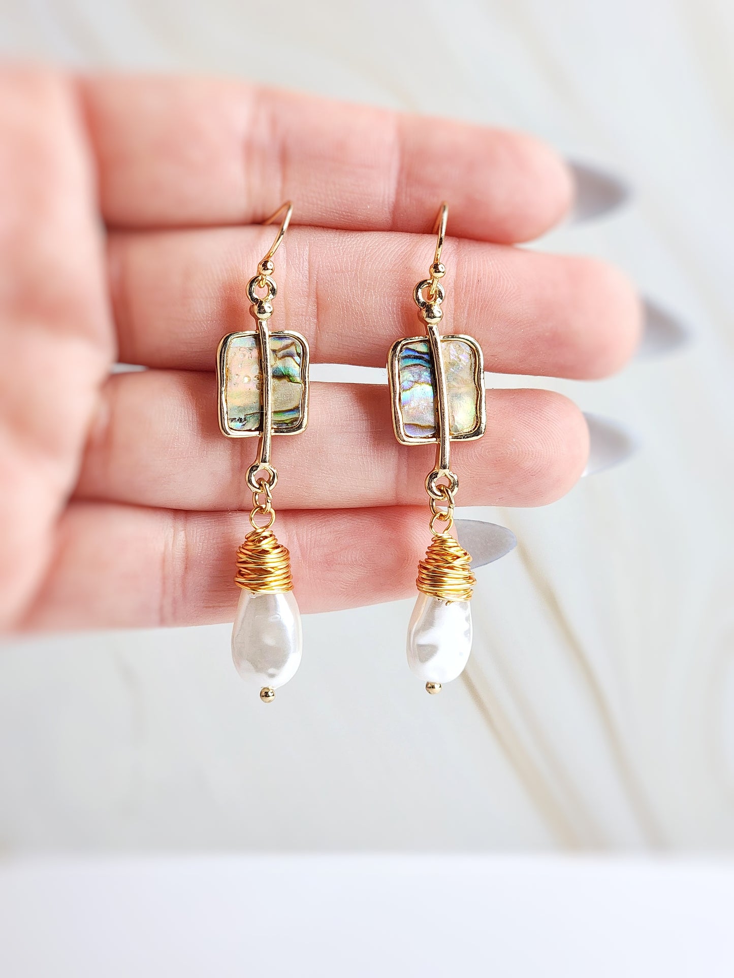 Pearl Essence Square Dangle Earrings